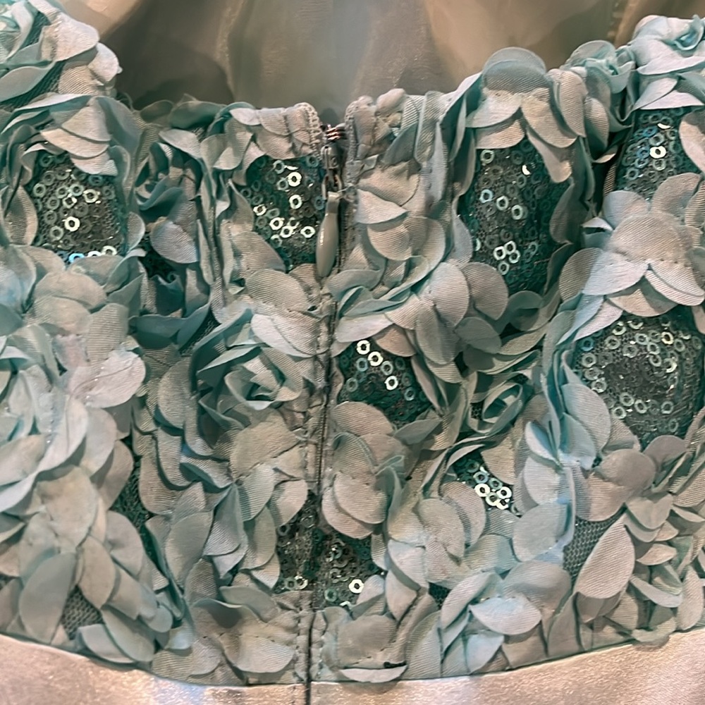 Strapless Mini Dress with Roses - Picture 4 of 4